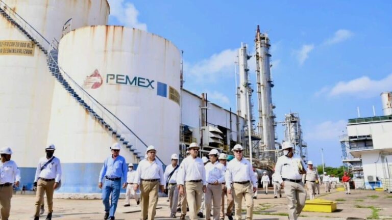 PEMEX basificará a trabajadores transitorios con más de una década de antigüedad