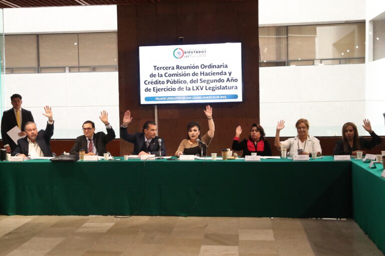 La Comisión de Hacienda y Crédito Público aprobó cinco dictámenes que reforman diversas leyes