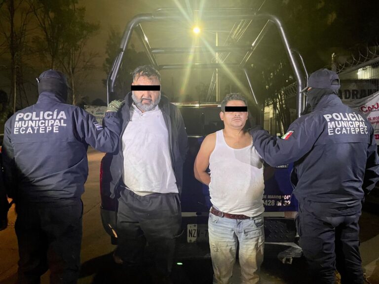 Policías de Ecatepec se enfrentan a balazos con presuntos robacoches