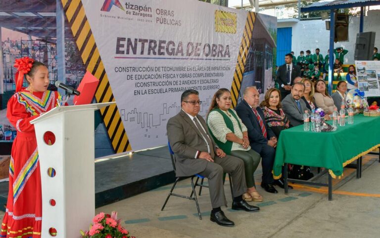Entrega Pedro Rodríguez salones y arcotecho nuevos en la primaria Vicente Guerrero