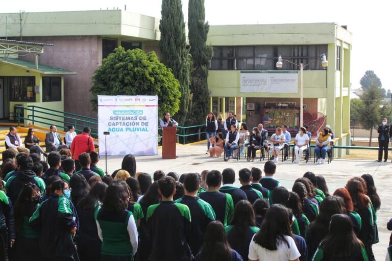 El Programa de Cultura del Agua de Conagua entrega sistemas de captación pluvial a 14 escuelas