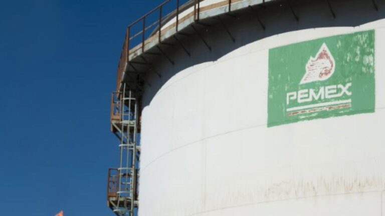 Pemex espera producir 1.2 millones de barriles diarios de crudo en 2023