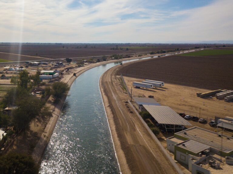 Alerta Conagua a vacacionistas de riesgos por nadar en canales de riego, presas, lagos y ríos