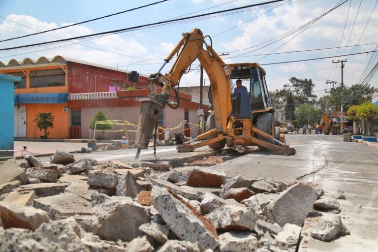 Ecatepec y Colegio de Ingenieros trabajan en rehabilitación de grieta en Ciudad Azteca