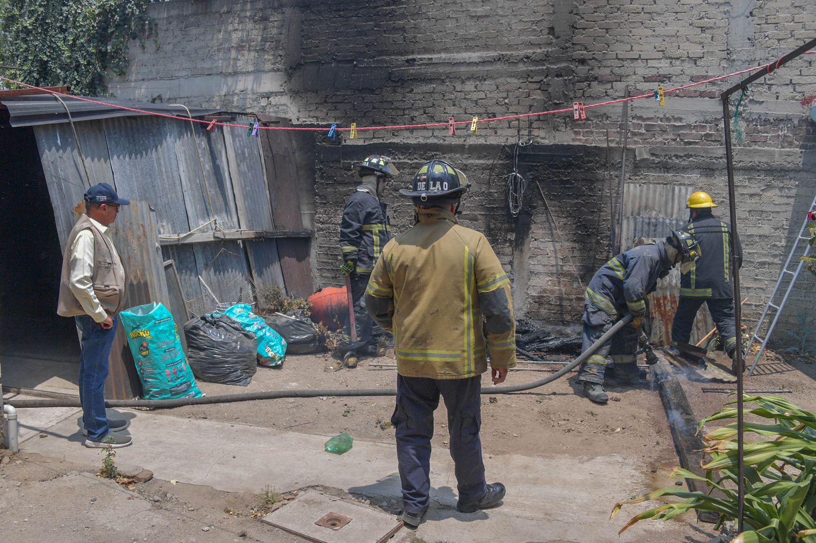 Atienden bomberos de Atizapán de Zaragoza incendio en casa habitación en  colonia Las Águilas