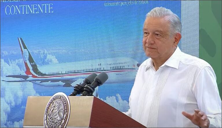 AMLO celebra venta de avión presidencial; “era para pequeños faraones acomplejados”, dice