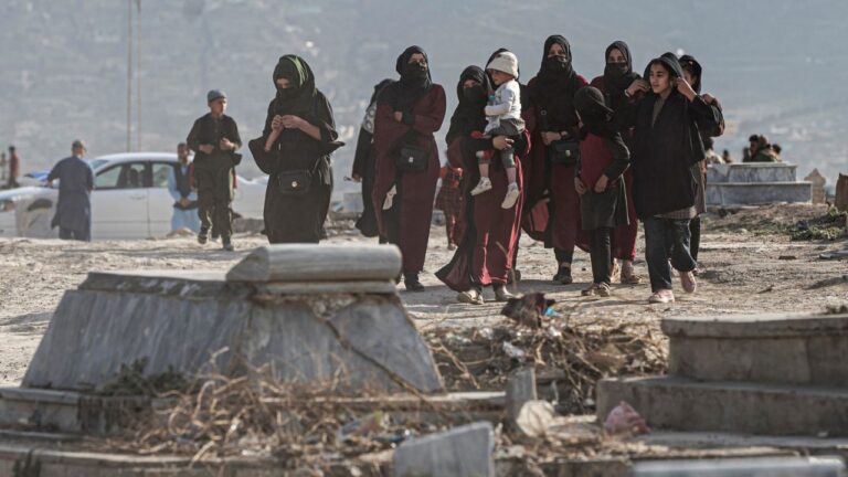 Prohibición a mujeres de trabajar en la ONU es un asunto interno: talibanes