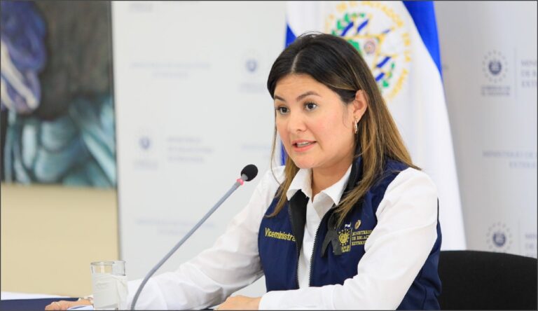 El Salvador exige la renuncia de responsable de política migratoria de México