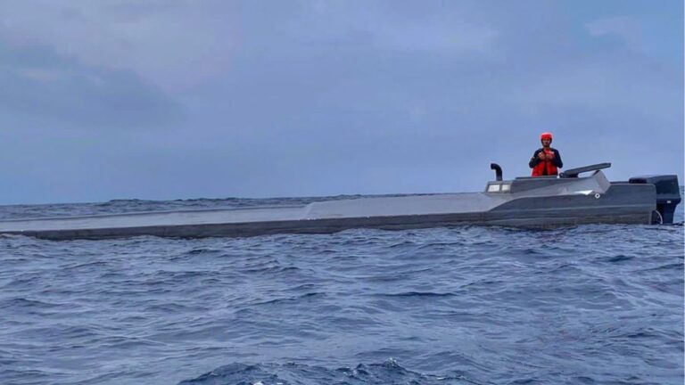 Colombia decomisa el narcosubmarino más grande en su historia