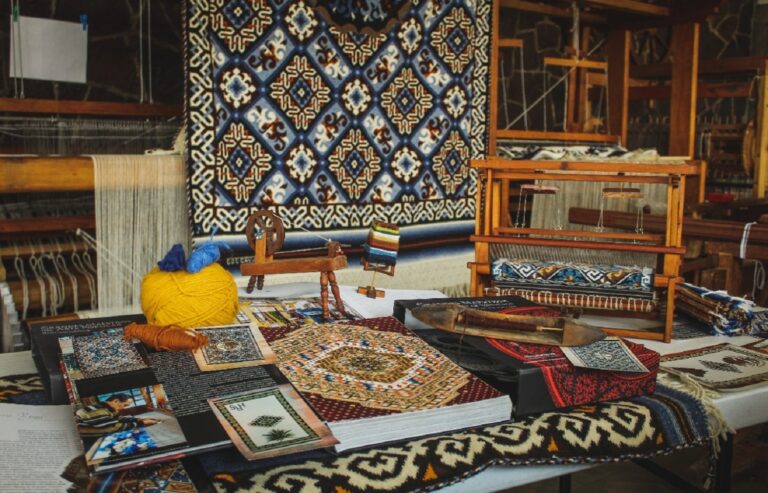 Certifican en competencia laboral a artesano mexiquense por su proceso para la elaboración de rebozo