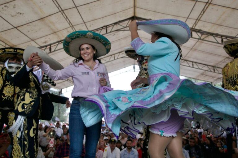 Alejandra Del Moral ofrece mejoras en sistemas de agua y vialidad para Chimalhuacán