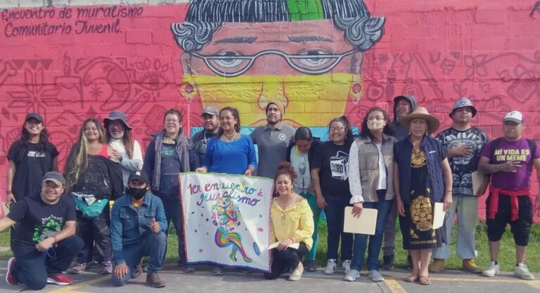 Brigadas del PRI borran arte urbano en Toluca para colocar el nombre de su candidata