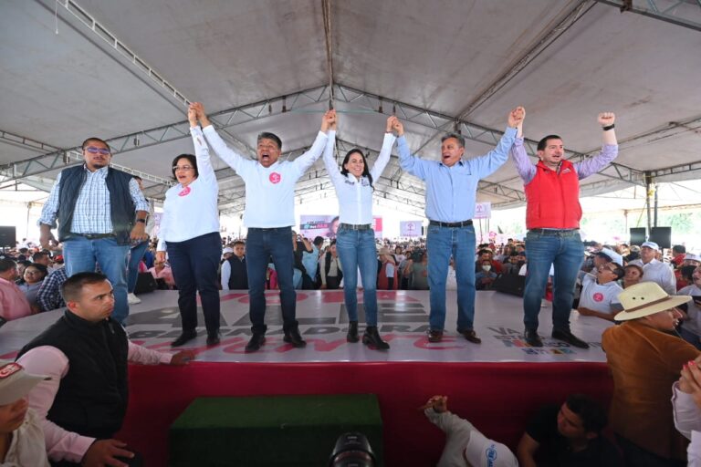 Se suman más de 100 mil morenistas a la campaña de Alejandra Del Moral