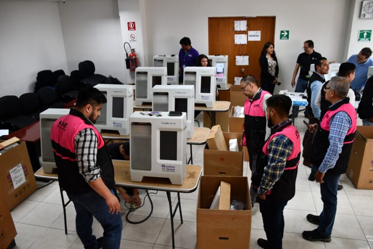 Junta local del INE en el Edoméx entregó las urnas electrónicas de la prueba piloto en las elecciones