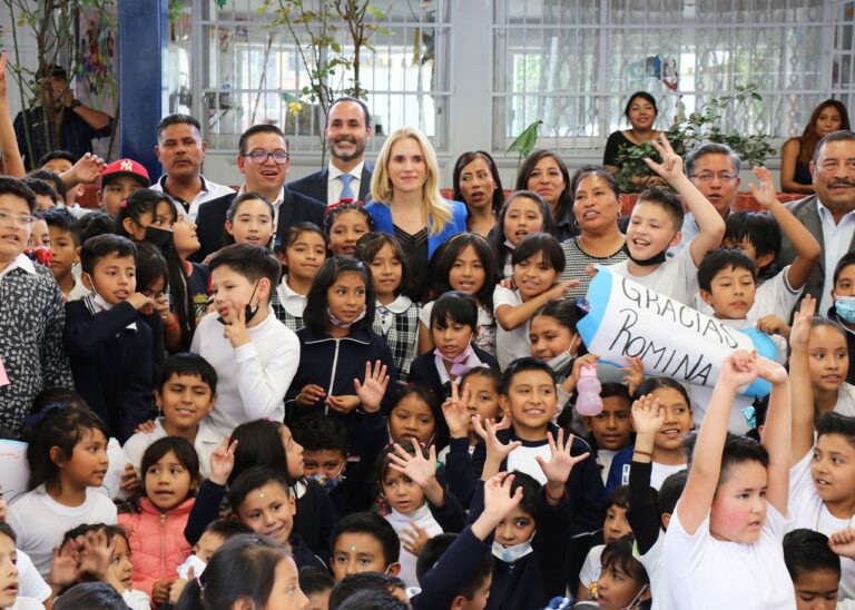 Atiende “Acción por la Educación” 60 escuelas de Huixquilucan en un año