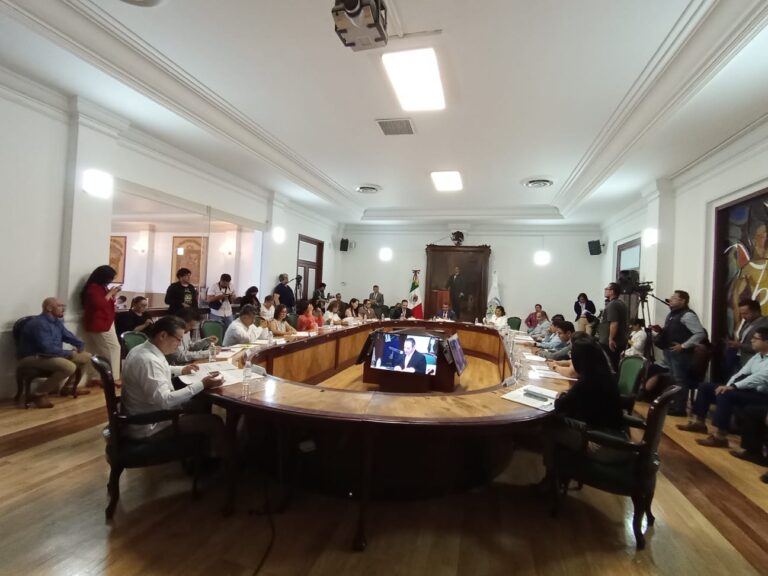 Tony Rodríguez toma protesta a Verónica Gómez como Defensora Municipal de los Derechos Humanos