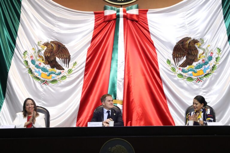 Se realizó en el Palacio Legislativo de San Lázaro el foro “Responsabilidad parental en esta era digital”