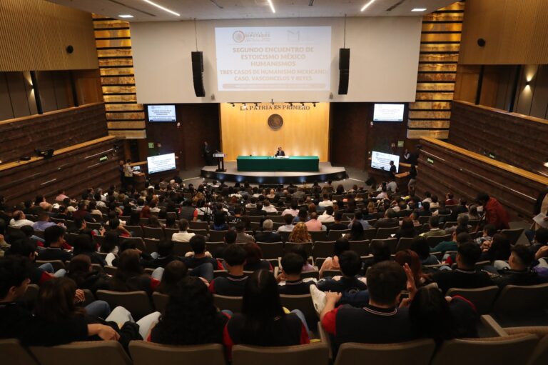 Especialistas, académicos y poetas analizan el humanismo en el Segundo Encuentro de Estoicismo México