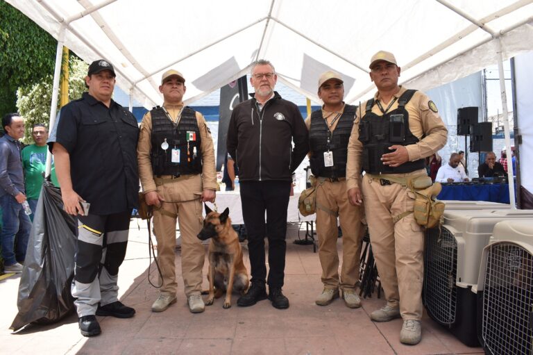 Binomios caninos de la Cámara de Diputados participan en jornada canina y felina de la alcaldía Venustiano Carranza