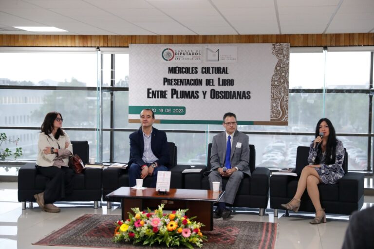 Presentan en la Cámara de Diputados el libro “Entre plumas y obsidianas”