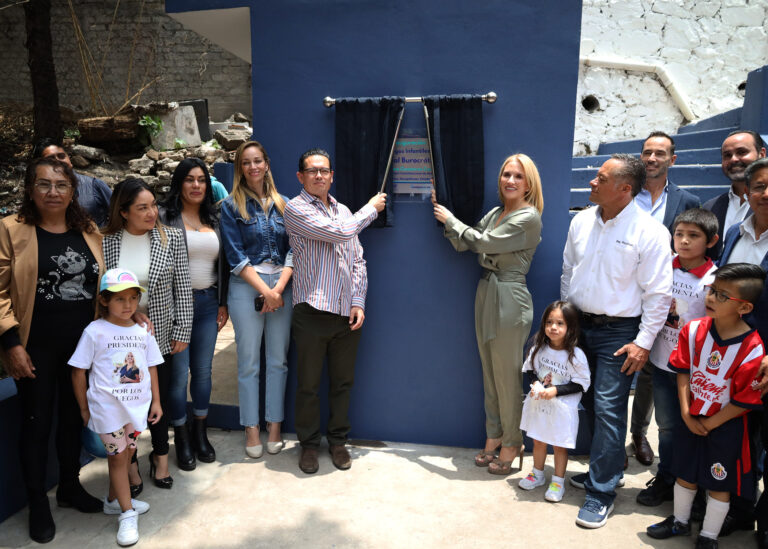 Rehabilitan deportivo e inauguran juegos infantiles en federal burocrática 
