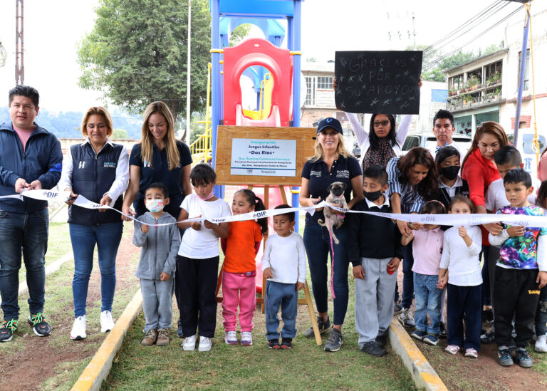 Entrega Huixquilucan parque de juegos infantiles en San Francisco Dos Ríos