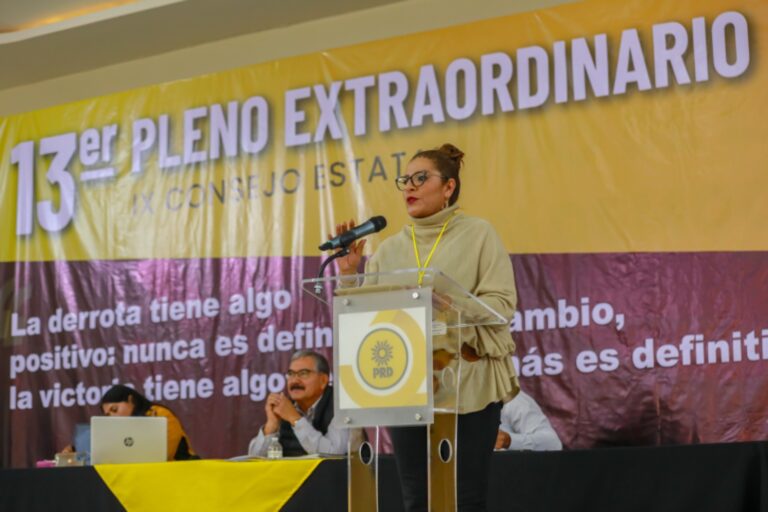 Lo han matado tantas veces que he llegado a creer que el PRD es inmortal: Agustín Barrera