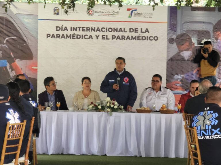 Tony Rodríguez reconoce el trabajo incansable que realizan paramédicas y paramédicos en favor de la población