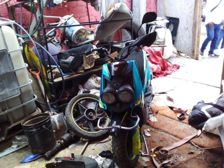 Policía de Ecatepec y FGJEM catean inmueble y localizan 7 motocicletas presuntamente robadas