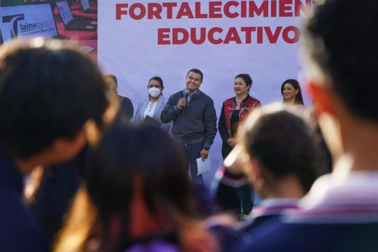 En Tlalnepantla se atiende necesidades de la zona oriente en materia de salud, infraestructura, obra pública y educación