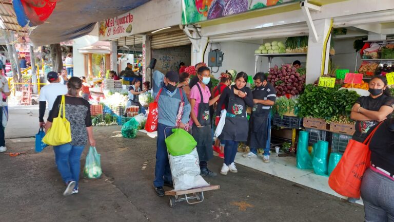 Denuncian abusos y sobre precios en central de abasto de Ecatepec
