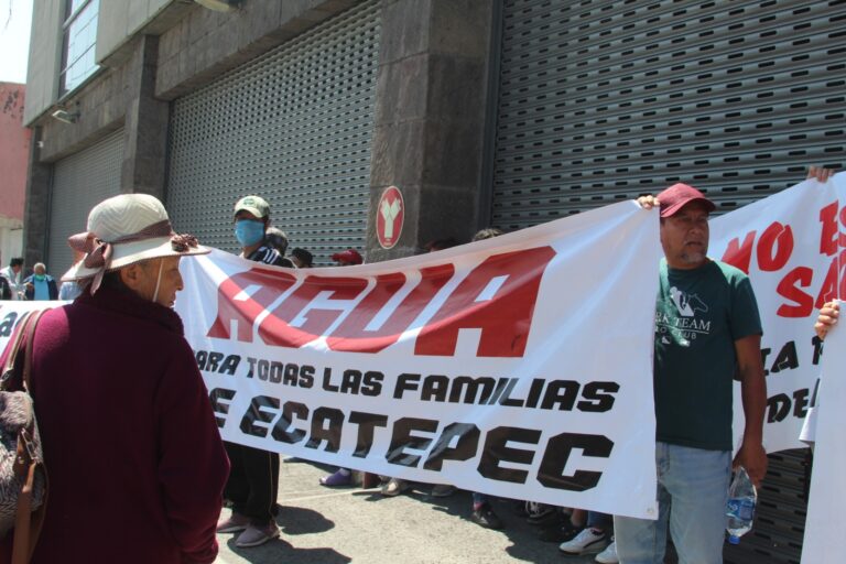 Vecinos de Ecatepec protestan contra jueces y magistrados al acusarlos de provocar conflicto social con el agua