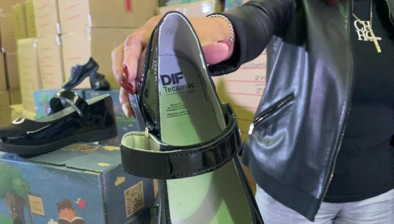 Supervisa Mariela Gutiérrez el programa “Mi Gran Esperanza” para la entrega gratuita de zapatos escolares