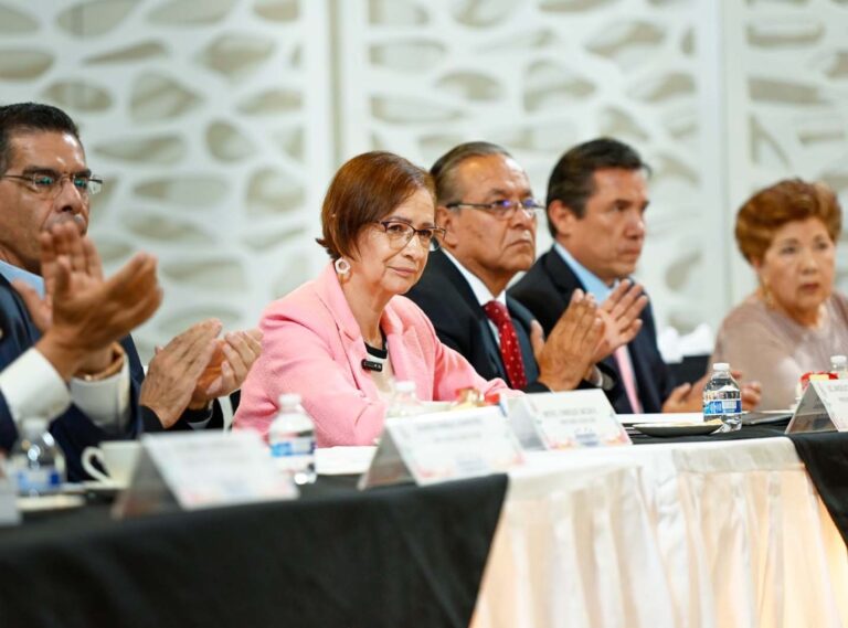 Trabajarán gobierno y colonos de Ciudad Satélite por el bien común