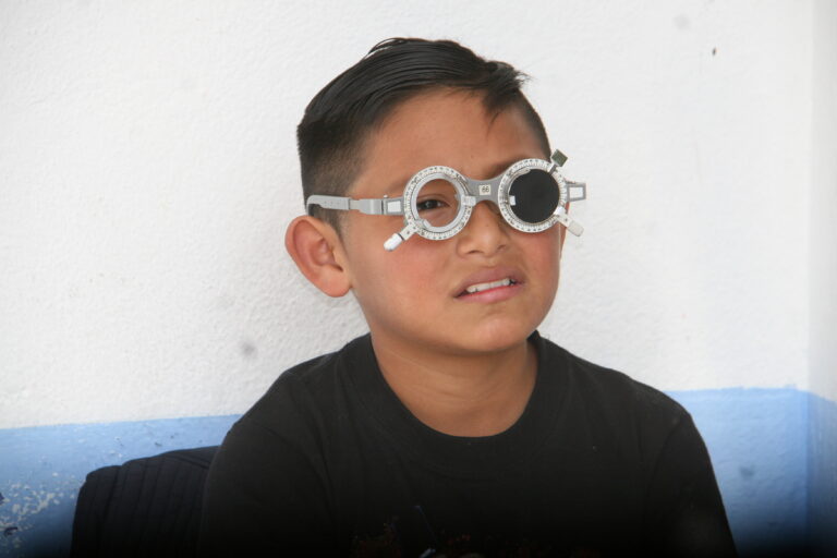 REALIZA HUIXQUILUCAN EXÁMENES DE LA VISTA PARA DETECTAR O ATENDER PADECIMIENTOS OCULARES