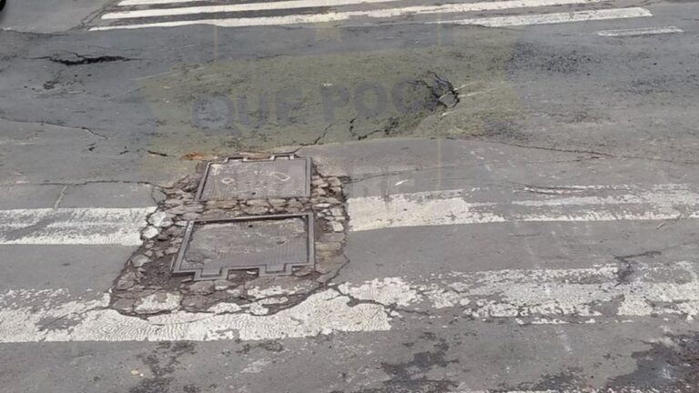 Se forma socavón en calles de la alcaldía Coyoacán