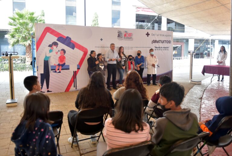Ecatepec expedirá 10 mil certificados médicos gratuitos para estudiantes