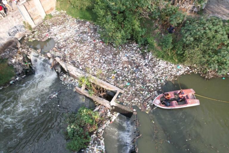 Taponamientos e inundaciones a causa de los residuos sólidos son el principal impacto durante la temporada de lluvias