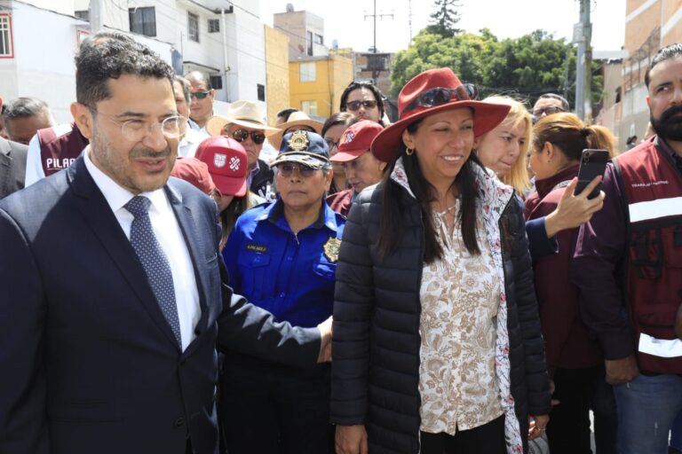 Evelyn Parra y Martí Batres se reúnen en Venustiano Carranza