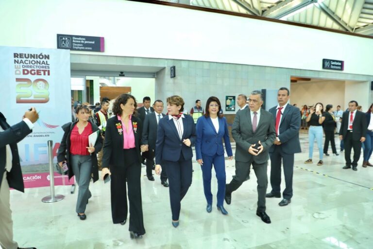 Asisten la gobernadora Electa, Delfina Gómez, y Mariela Gutiérrez a reunión de la DGETI en el AIFA