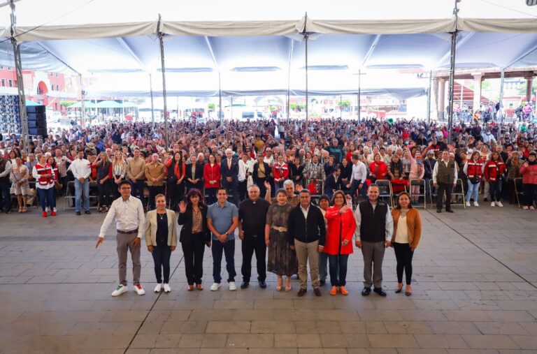 Con una magna celebración y la música de la auténtica santanera, Tlalnepantla honra a los adultos mayores en su día