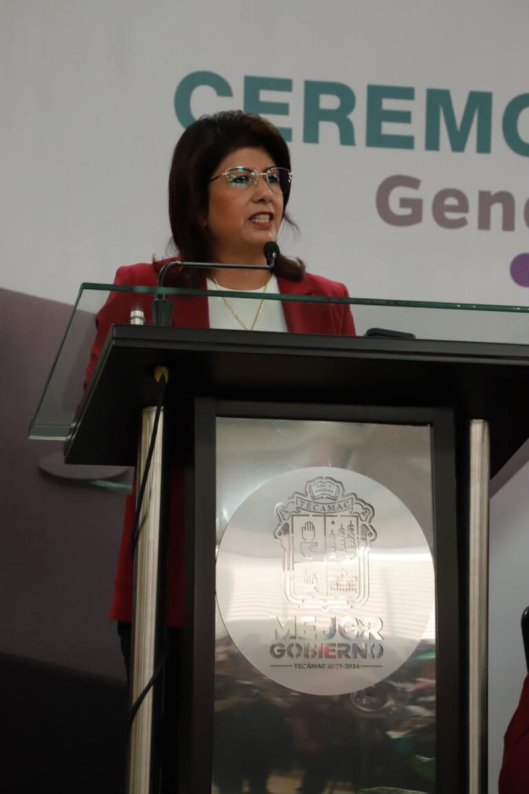 Exhorta la Alcaldesa de Tecámac a jóvenes prepararse y no caer en puertas falsas