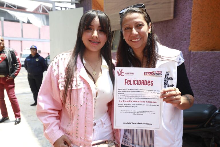 Evelyn Parra inicia entrega de 3,000 becas a jóvenes