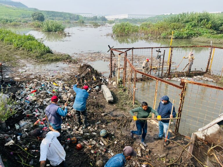 KARLA FIESCO INCREMENTA TRABAJOS DE LIMPIEZA EN LA ZONA DE LA PRESA EL ÁNGULO