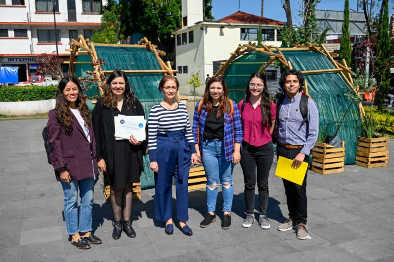 Reconoce Angélica Moya a jóvenes por proyectos de desarrollo sustentables