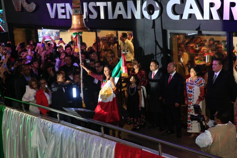 Más de 50 mil personas celebraron el Grito de Independencia en Venustiano Carranza