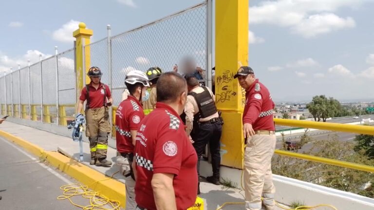 Frustra Guardia Civil intento de suicidio se un joven trató de arrojarse de un puente vehicular