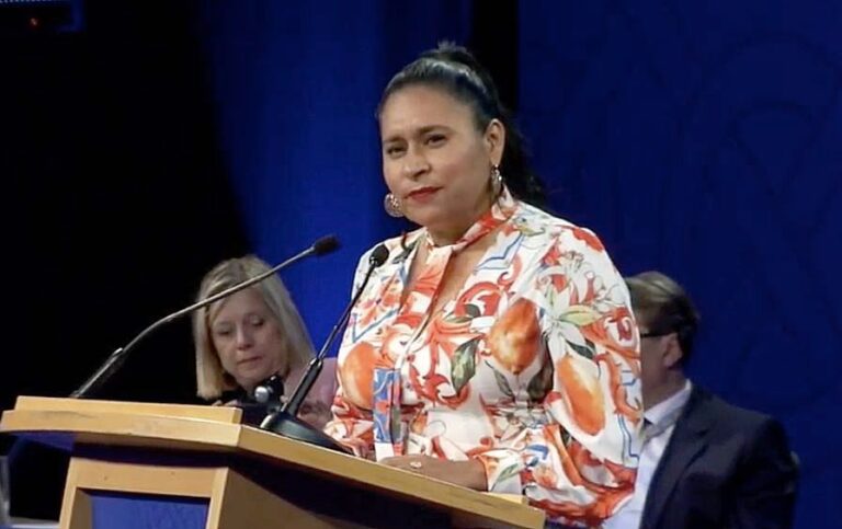 Participa Ana Lilia Rivera en cumbre europea de parlamentarios; llama a fortalecer la democracia para abatir la desigualdad