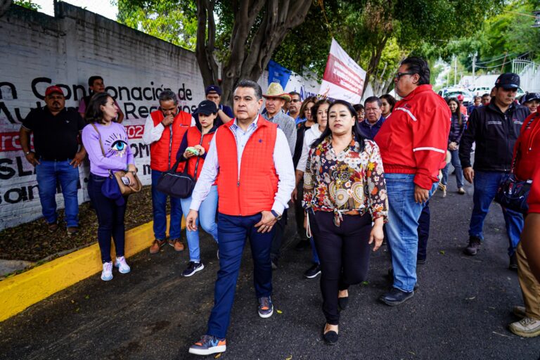 Tony Rodríguez encabeza gira de trabajo para fortalecer la infraestructura vial con la repavimentación de diferentes calles