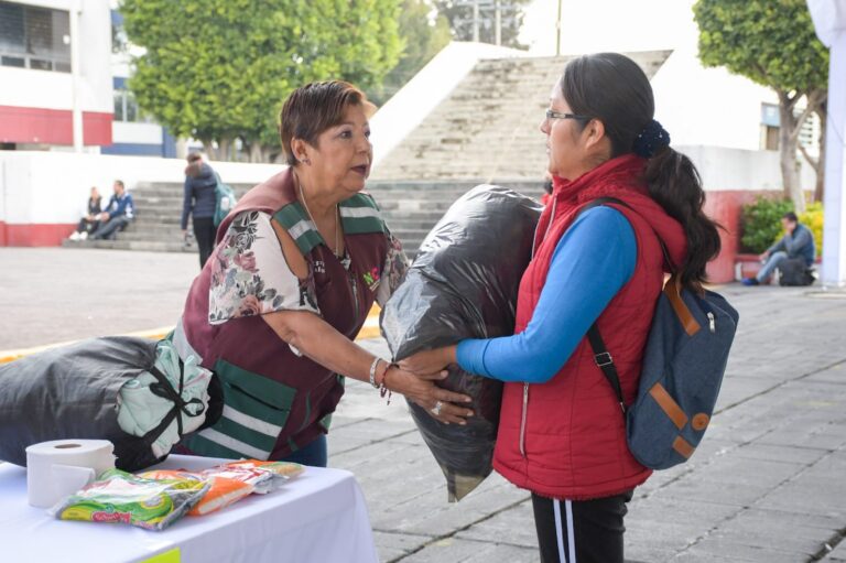 VECINAS Y VECINOS DE NEZAHUALCÓYOTL DONAN VÍVERES, ROPA Y COBIJAS PARA DAMNIFICADOS DEL HURACÁN OTIS EN GUERRERO